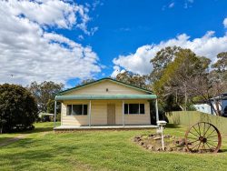 13 Nelson St Coonabarabran NSW 2357 Australia
