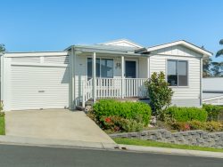 Unit 64/1 Norman St Lake Conjola NSW 2539 Australia