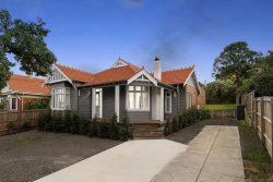 1654-1656 Malvern Rd Glen Iris VIC 3146 Australia