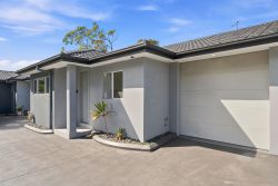Unit 2/15 Priestman Ave Umina Beach NSW 2257 Australia