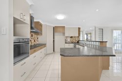 48 Poulsen Dr Marian QLD 4753 Australia