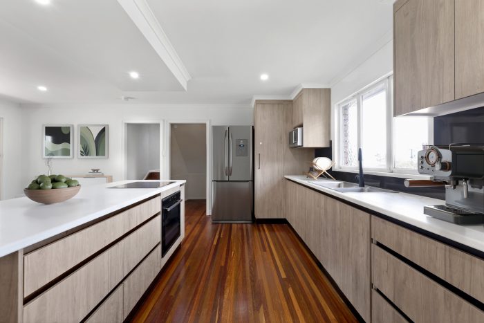 69 Barnes Rd Glenella QLD 4740 Australia