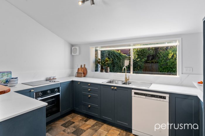 45 Regent St Sandy Bay TAS 7005 Australia