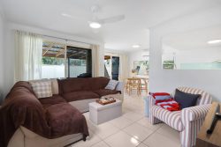 2/32 Taylor St Marcoola QLD 4564 Australia