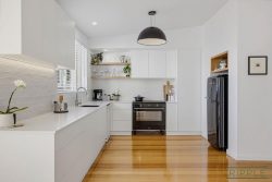 8 Roope St New Town TAS 7008 Australia