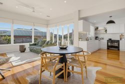 8 Roope St New Town TAS 7008 Australia