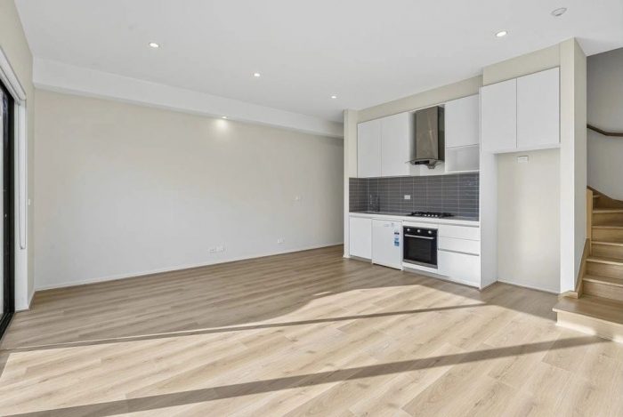 Unit 4/10 Sherbrook Ave Ringwood VIC 3134 Australia