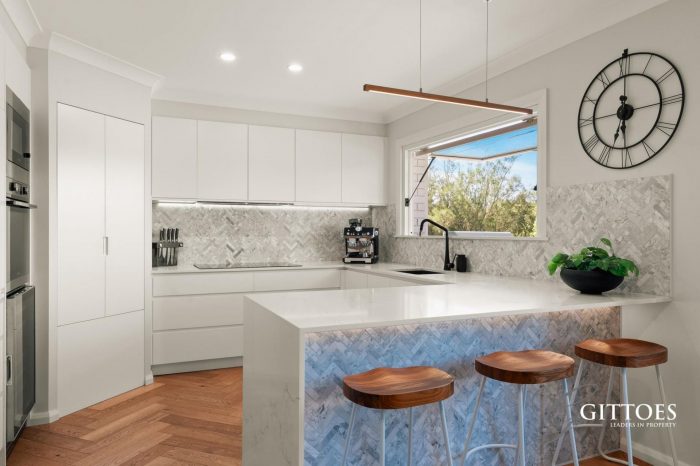 2 The Broadwaters Tascott NSW 2250 Australia