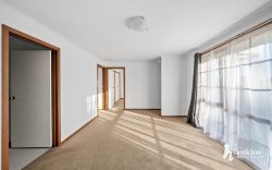 Unit 2/23-25 William St Ringwood VIC 3134 Australia