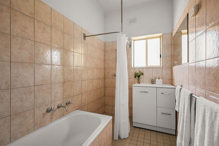 2A Donald Ave West Croydon SA 5008, Australia