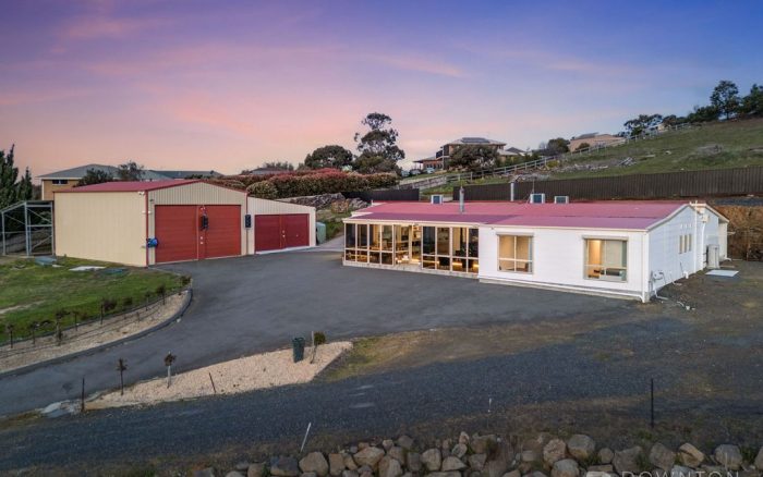 52 Mahoney Dr Austins Ferry TAS 7011, Australia