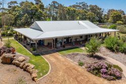 15 Lochinvar Pl Quindalup WA 6281, Australia