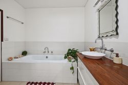 15 Lochinvar Pl Quindalup WA 6281, Australia