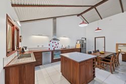 15 Lochinvar Pl Quindalup WA 6281, Australia