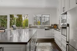 73 Alfred St Kew VIC 3101, Australia