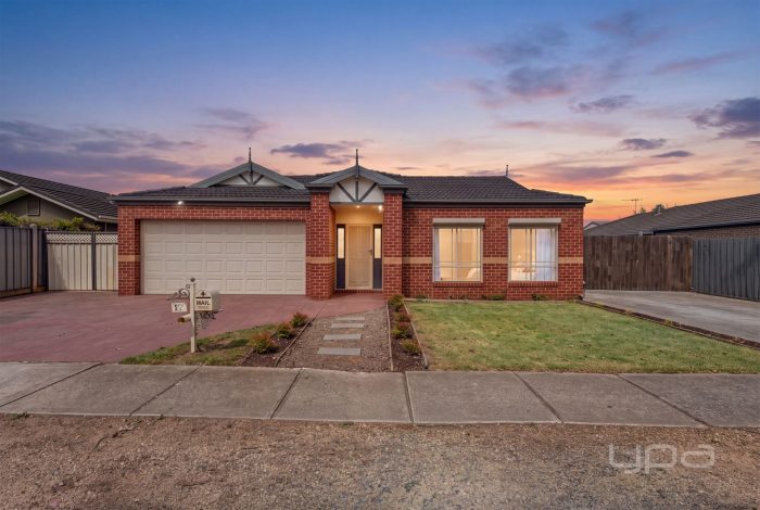 5 Archer Dr Kurunjang VIC 3337, Australia