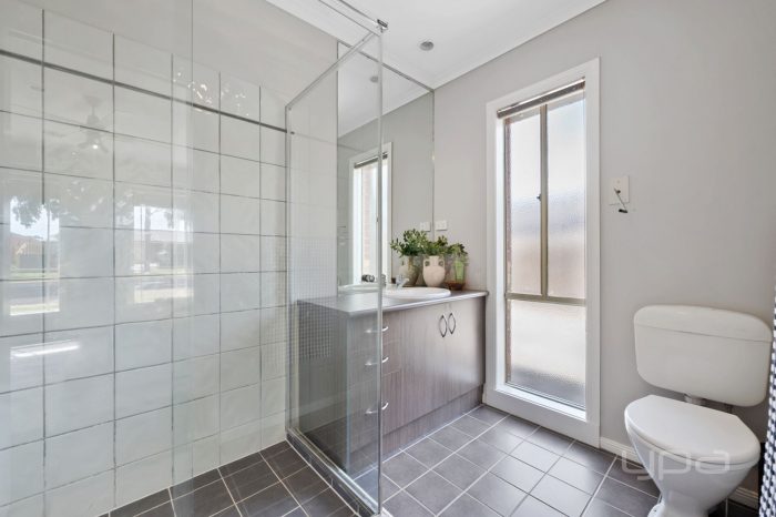 5 Archer Dr Kurunjang VIC 3337, Australia