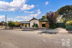 11 Barry St Hamley Bridge SA 5401, Australia