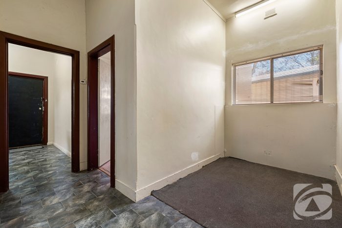 11 Barry St Hamley Bridge SA 5401, Australia