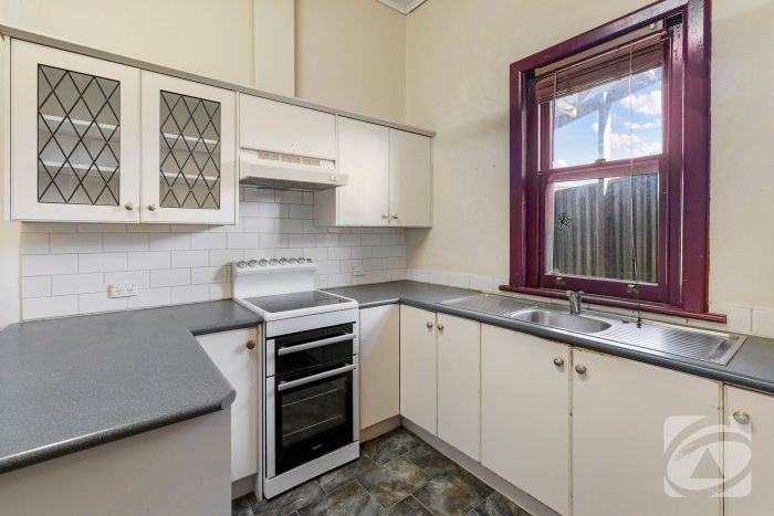 11 Barry St Hamley Bridge SA 5401, Australia