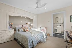 25 Begonia St Lindisfarne TAS 7015, Australia
