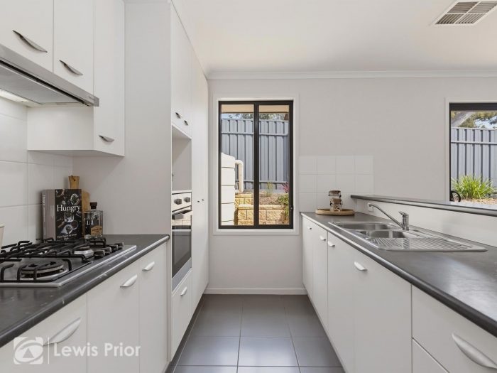 6 Benacre Close Happy Valley SA 5159, Australia