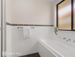 6 Benacre Close Happy Valley SA 5159, Australia