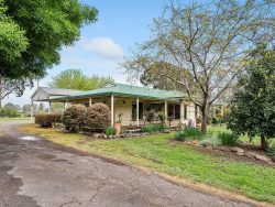 58 Beveridges Road Hamilton VIC 3300, Australia