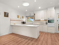 58 Beveridges Road Hamilton VIC 3300, Australia