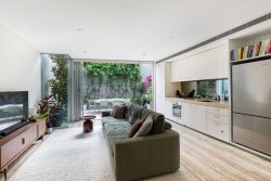 Unit 3/208 Bridge Rd Glebe NSW 2037 Australia