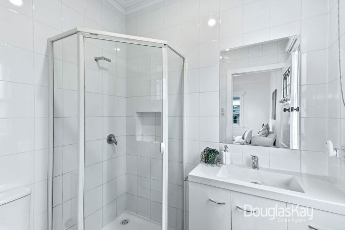 64 Chapman St Sunshine VIC 3020, Australia