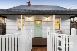 124 Chirnside St Kingsville VIC 3012, Australia