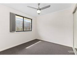 6 Georgia Dr Parkhurst QLD 4702, Australia