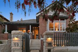 19 Fairy Bower Rd Manly NSW 2095, Australia