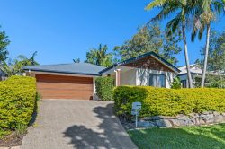 16 Frog Rock Crescent Reedy Creek QLD 4227, Australia
