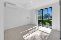 16 Frog Rock Crescent Reedy Creek QLD 4227, Australia