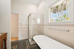 68 King Arthur Terrace Tennyson QLD 4105, Australia