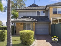 Unit 3/2 Frank Oliveri Dr Chipping Norton NSW 2170, Australia