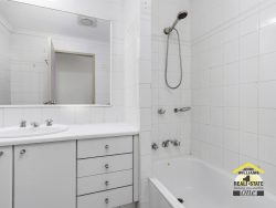 Unit 3/2 Frank Oliveri Dr Chipping Norton NSW 2170, Australia