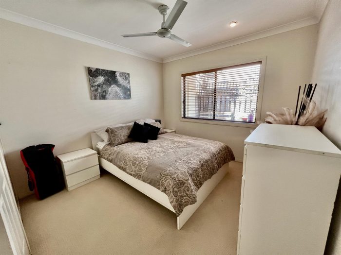 14 Ken Cres Helensvale QLD 4212, Australia