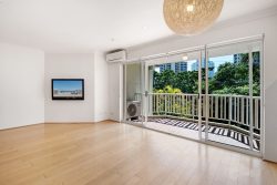 Unit 40/42 Beach Parade Surfers Paradise QLD 4217, Australia
