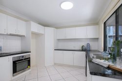 Unit 32/12 Greendale Way Carindale QLD 4152, Australia
