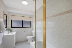Unit 32/12 Greendale Way Carindale QLD 4152, Australia