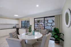 Unit 32/12 Greendale Way Carindale QLD 4152, Australia