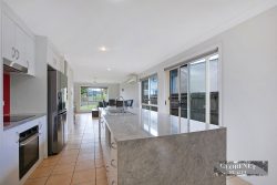 2 Heathwood St Taigum QLD 4018, Australia