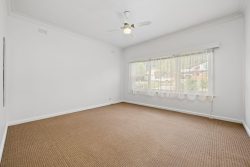 15 Hewitt Ave Kennington VIC 3550, Australia
