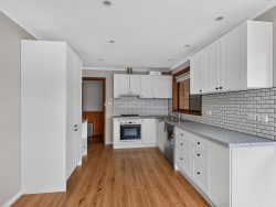 135 Rooneys Rd Dennington VIC 3280, Australia
