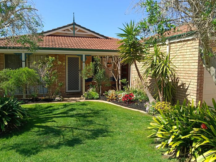 4 Horta Ln Secret Harbour WA 6173, Australia