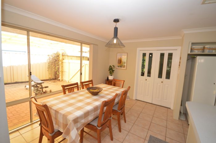 4 Horta Ln Secret Harbour WA 6173, Australia