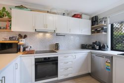 Unit 3/132 Kate St Carina QLD 4152, Australia